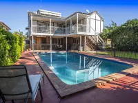 Ainslie Manor Guest House Hotels in Redcliffe