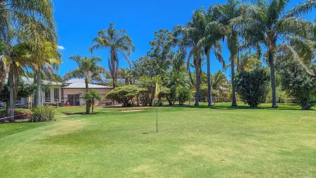 The Swan Valley Hotel Отели в г. Вайнс