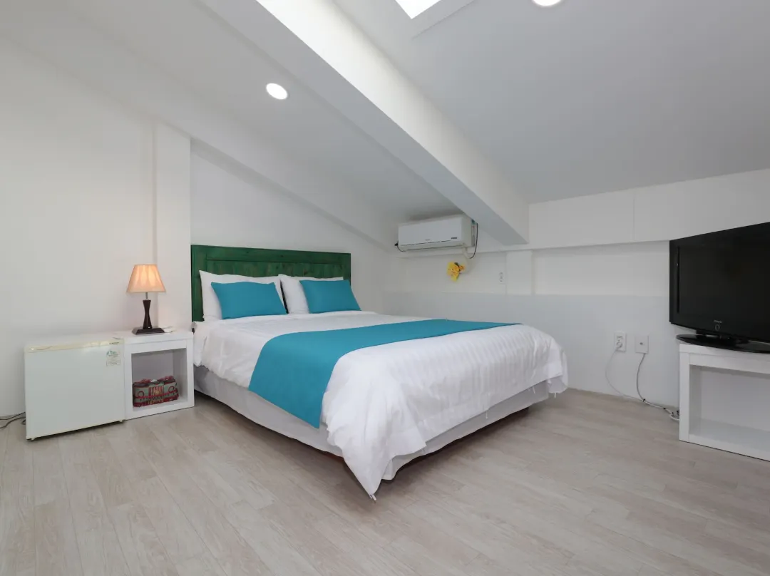 Seaview Pension - 江陵