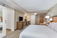 Hampton Inn Harrisburg-East (Hershey Area) - parking