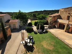 伊斯卡內斯地區酒店