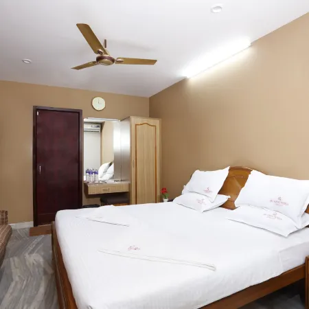 Sri Aarvee Hotels