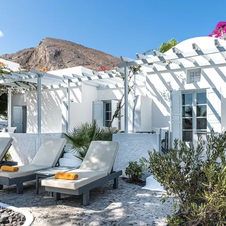 Santorini Kastelli Resort Отели рядом с достопримечательностью «Черный пляж»