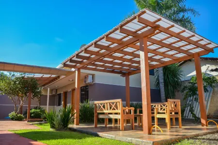 Pousada Nanai Отели рядом с достопримечательностью «Igreja São Paulo Apóstolo»