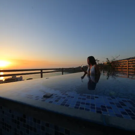 Sunrise Hotel