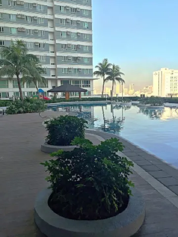 馬卡蒂燈塔克里斯廷套房酒店 鄰近PNR Pasay Road Station的酒店