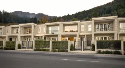 Esplanade Queenstown by Staysouth فنادق في كلوزبورن