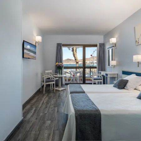 Apartamentos Colón Playa