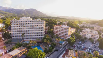 Valentin Reina Paguera - Adults Only Hotels near Platja Palmira