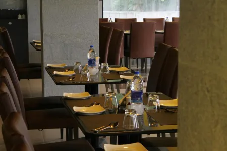 貢伯戈訥姆波比維納亞加旅館