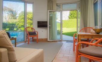 Liiiving in Porto | Oporto Garden Pool House