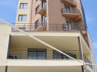 Hotel Shine Palace Отели рядом с достопримечательностью «Станция метро Грмагеле»