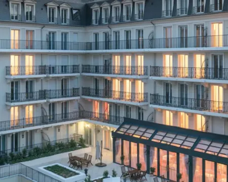 Médicis Home Puteaux Hotels in Suresnes