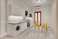 Stylish 2 Bedroom Apartment in an Amazing Location