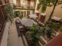 Ananda Hotel Boutique Hotels near Centro