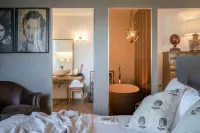 CasaVostra - Ambience Suites