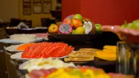 Quality Suites Alphaville - servizio colazione