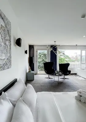A in Hotel Riverside Hotel di District 4