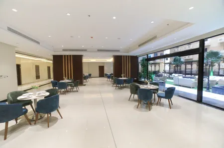 Time Ruba Hotel & Suites Отели рядом с достопримечательностью «Абрадж аль-Бейт»