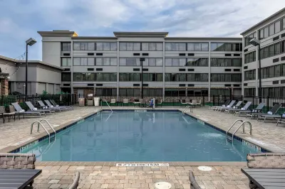 DoubleTree by Hilton Greensboro Airport のホテル