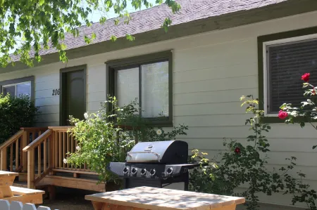 El Rancho Motel Отели рядом с достопримечательностью «Ancient Bristlecone Pine Forest»