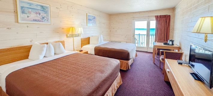 Blue Water Beachfront Hotel & Waterpark Hotels in Cheboygan County