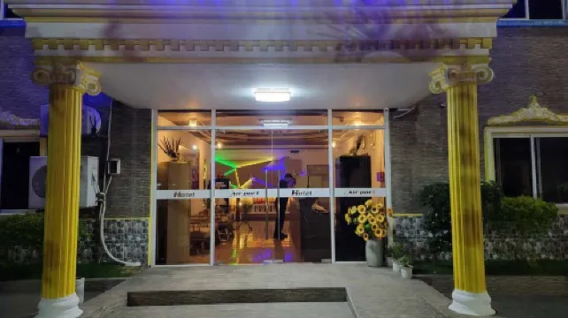 Airport Hotel Clark Экстерьер Photos