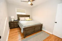 Remodeled Home 1 Mile From Notre Dame 1150