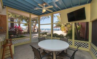 Sunset Cove Beach Resort