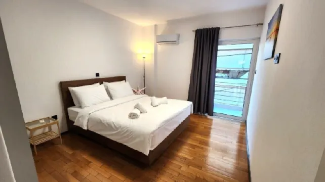 Grec Maison Piraeus by GrecCollection