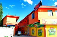 โรงแรมฮอลิเดย์ยาซิน