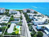 Fernando Flats Hotels in Palm Beach Shores