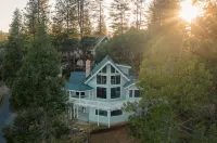 Stunning Yosemite Mountain Views with Luxury accommodations