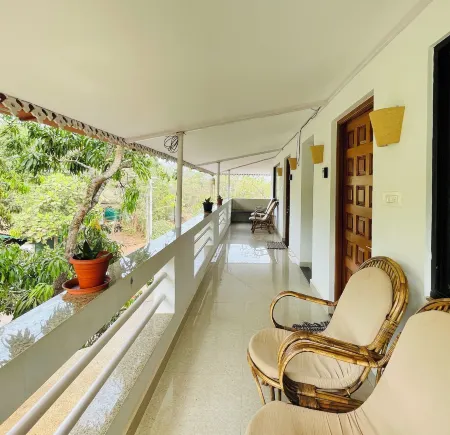 Aamra Ghar Отели в г. Мандрем