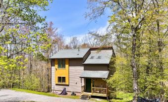 Hunter Mountain Ski House - Tesla Charger