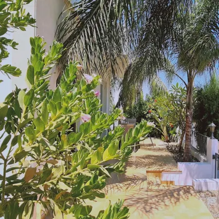 51 PER - Sunny Bay Villa