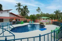Pangea Lodge - piscine
