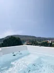 Hermes&Dione - Hot Tub