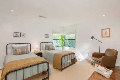 Silver Screen by Avantstay Luxe Backyard Escape Hotels in Silver Lake