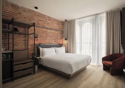 Le Petit Hotel Notre Dame Hotels near Notre-Dame Basilica of Montreal