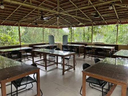 Annapoorna Farms Отели в г. Каламболи Тарф Уореди