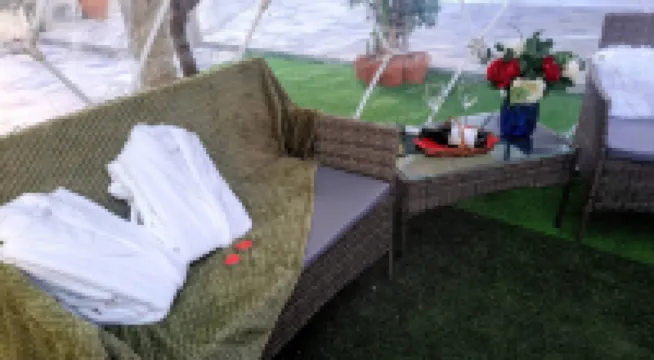 Relax in Elliniko Hidden Gem-vintage Bungalow With Garden and Hot Tub in an Iglo