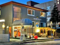 Highliner Hotel Hotels near Resolution Park
