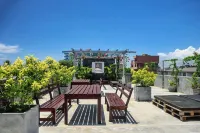 Colombo Beach Hostel Hotels in Mount Lavinia