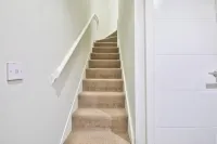 Whitchurch Place - Stunning 2 Bed Flat in Cardiff 카디프 메트로폴리탄 대학 주변 호텔