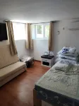 2 Bed Villa - Sleeps 7 - Private Garden - Parking - Apartments