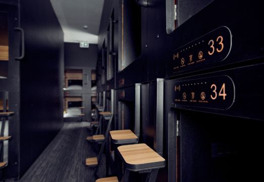 캡슐 호텔 내부