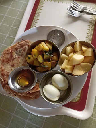 Green Eco Resort Отели в г. Chandragiri