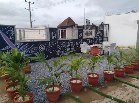 Everlasting Hotels and Garden Отели рядом с достопримечательностью «ИИТА Форест Сентер»