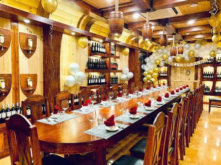 Viet Uc Hotel Отели в г. Giong Trom District